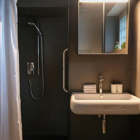 Hisa Breza - * Ljubljana