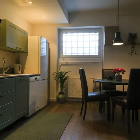 Hisa Breza - * Ljubljana